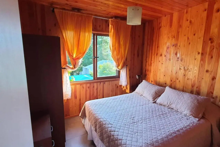 Room 5 of 11