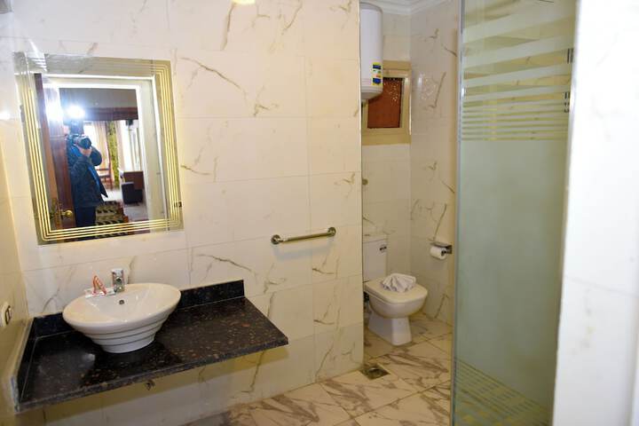 Room 13 of 21