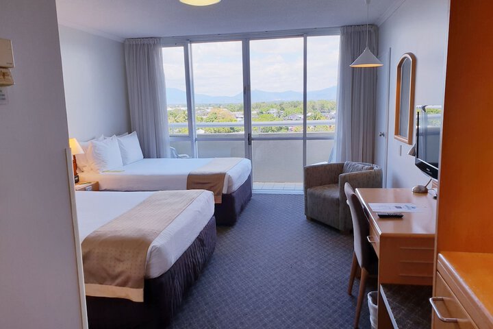 Room 5 of 94