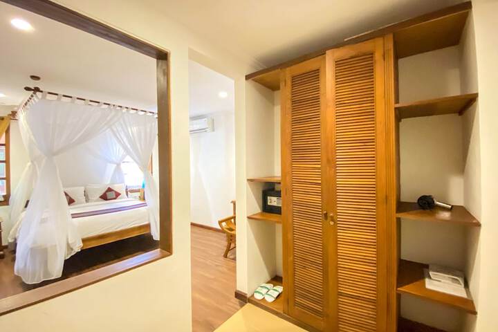 Room 8 of 141