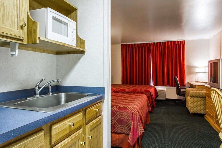 1 Queen Bed Efficiency (7 of 11)