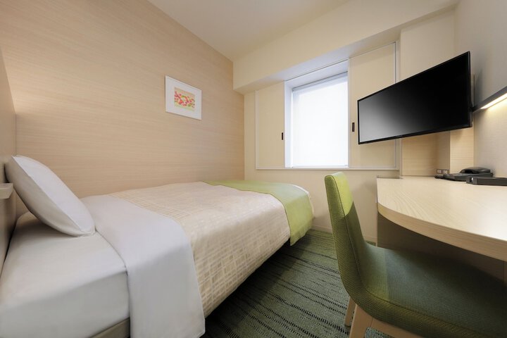 Room 6 of 50