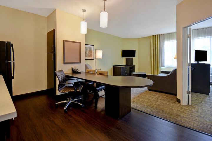 Studio Suite Queen Bed (17 of 32)