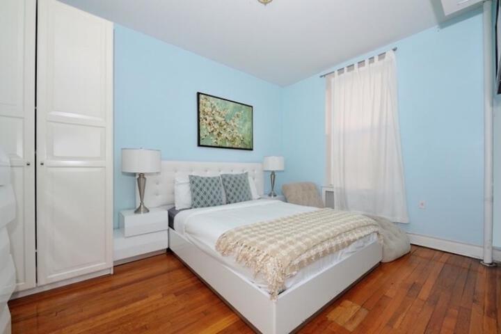 Exterior of Spacious 4 beds Times Square (8797)