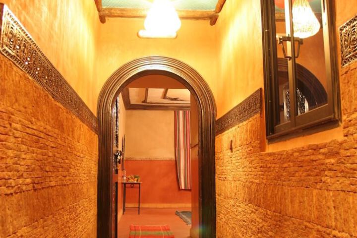 Ballroom/Hall 42 of 98