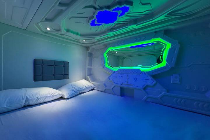 Hostel Space Capsule