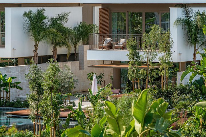 Hotel Exterior 99 of 111
