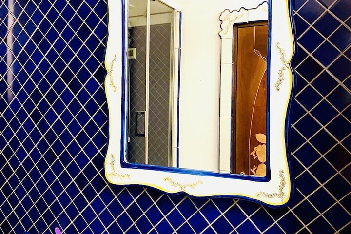 Room 27 of 82