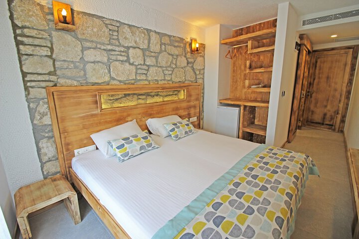 Room 13 of 61