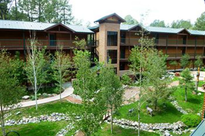 Hotel Exterior 14 of 87