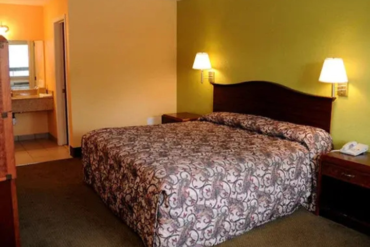 Room 3 of 6