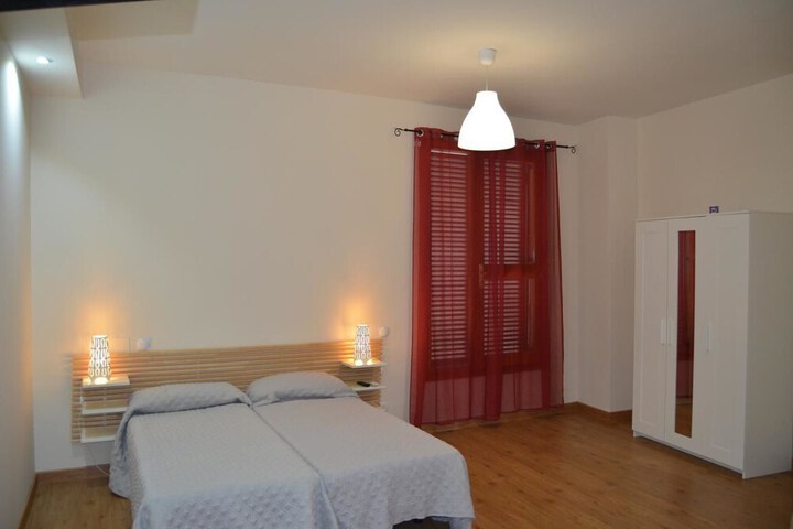 Room 6 of 38