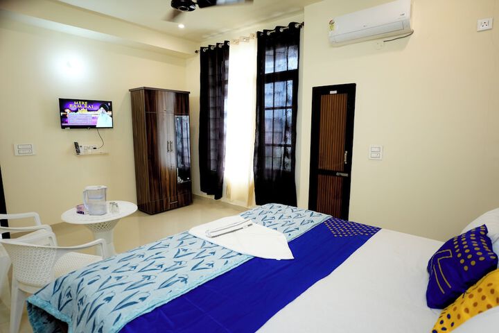 Room 7 of 35