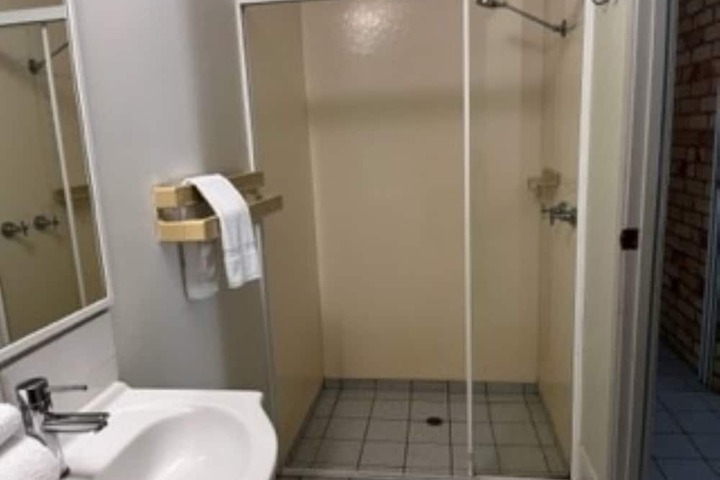 Room 71 of 108