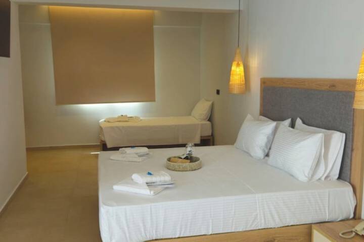 Room 16 of 100
