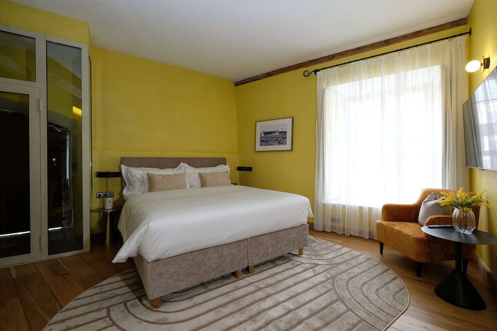 Room 46 of 115