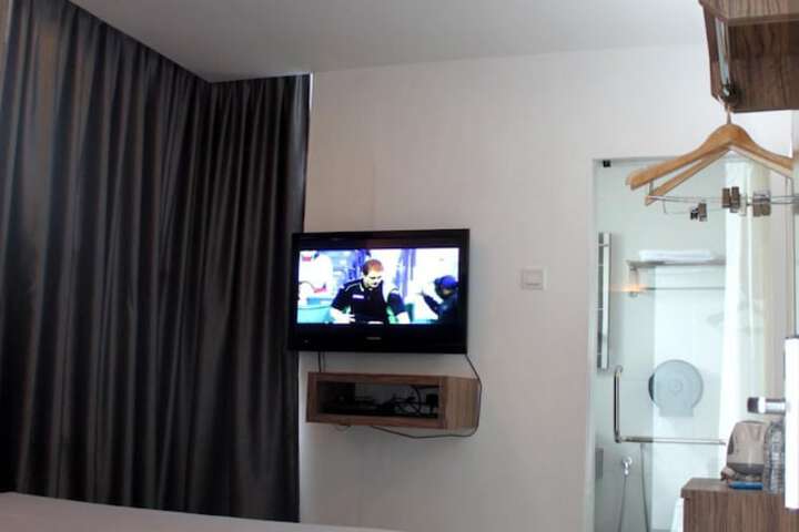 Room 23 of 32