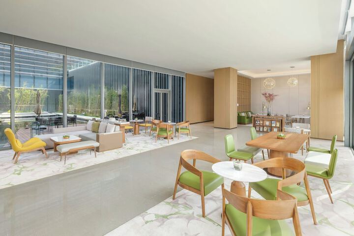 Entrance & Lobby