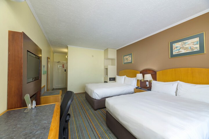 Room 47 of 184