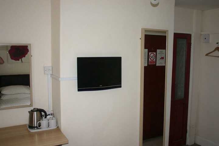 Room 9 of 21