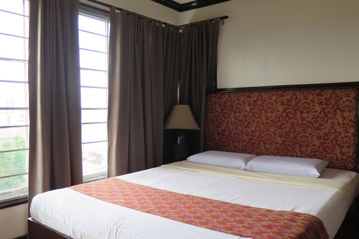 Room 9 of 25