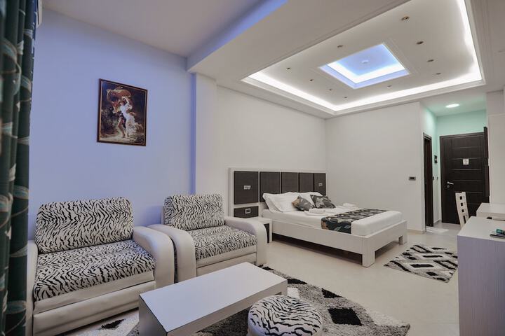 Room 3 of 52