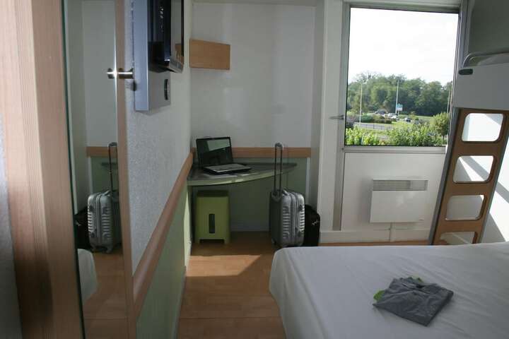 Room 7 of 36
