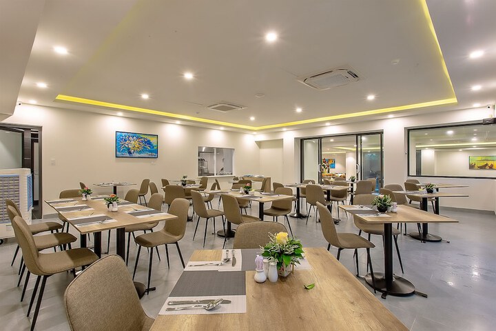Dining 96 of 129