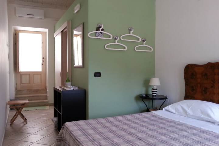Room 27 of 50