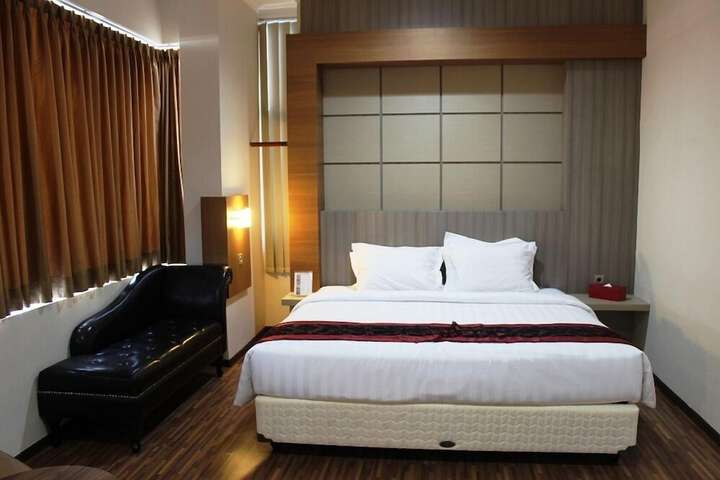 Room 25 of 43