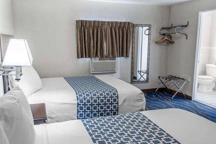 Queen Bed Accessible (5 of 18)