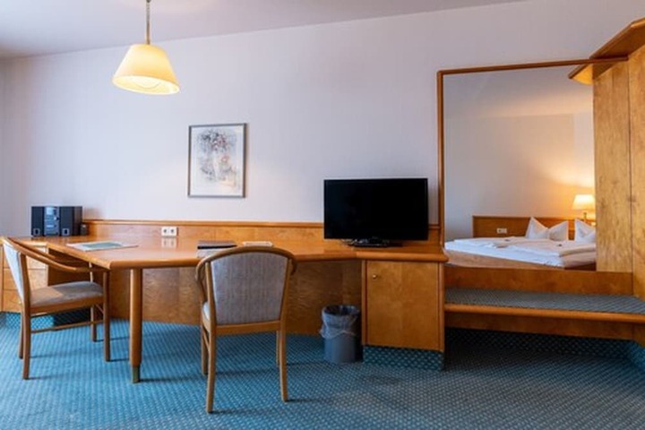 Room 43 of 93