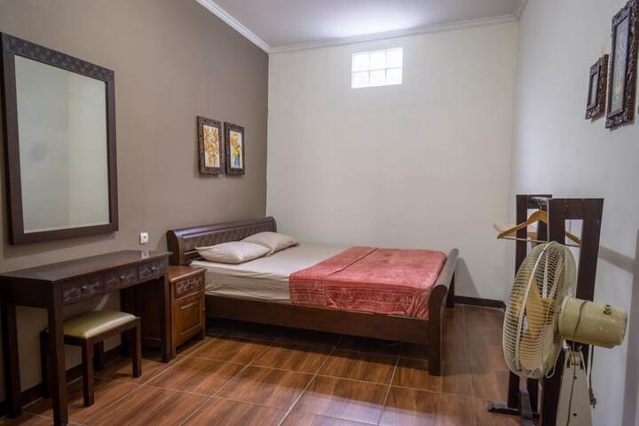 Room 6 of 48