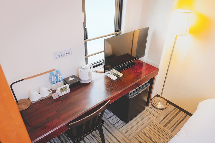 Room 19 of 64