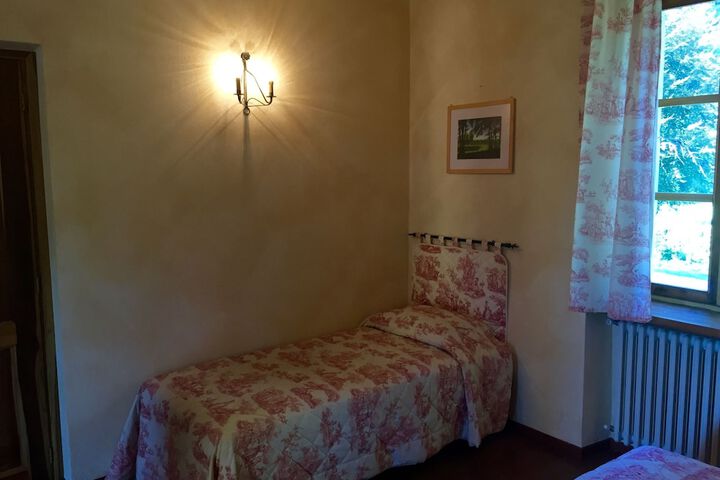 Room 4 of 50