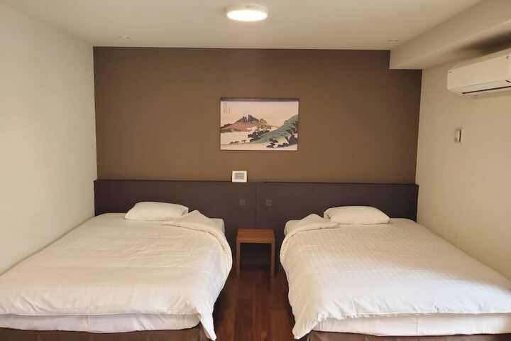 Room 20 of 49