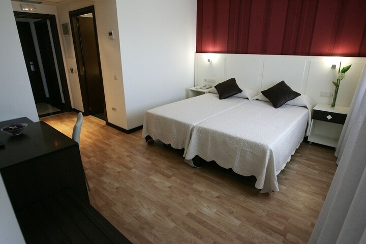 Room 10 of 24