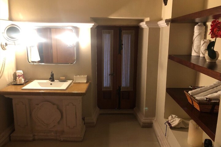 Room 18 of 20