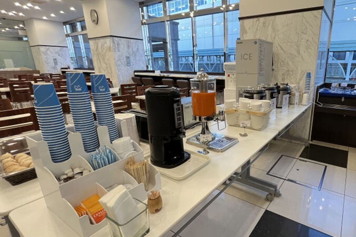 Breakfast/Coffee Service 40 of 45