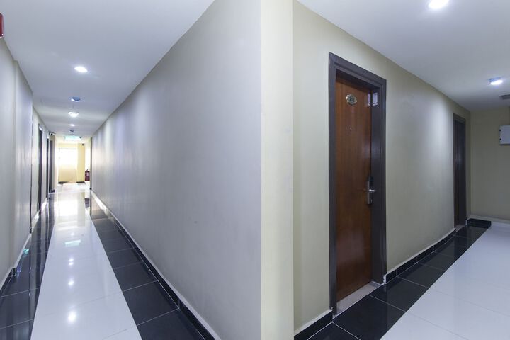 Ballroom/Hall 33 of 39