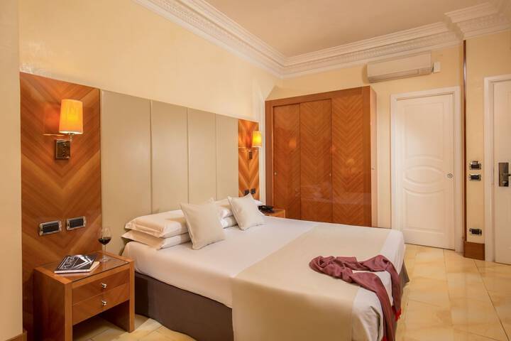 Room 6 of 35