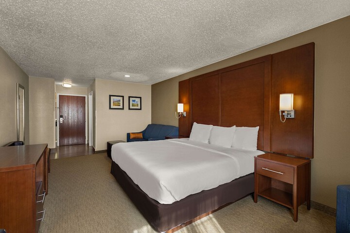 1 King Bed (13 of 34)