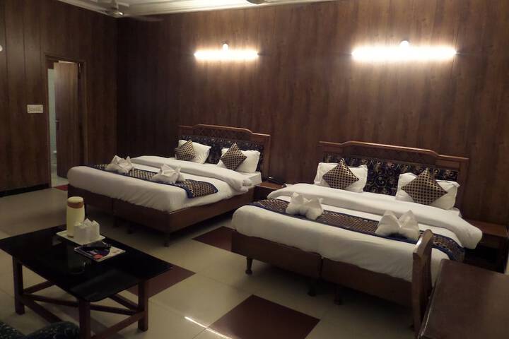 Room 16 of 30