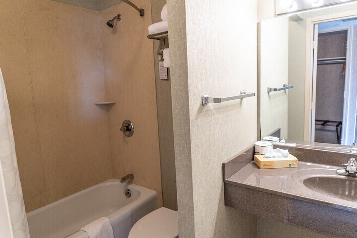 1 Queen Bed Accessible Refrigerator, Microwave (3 of 10)