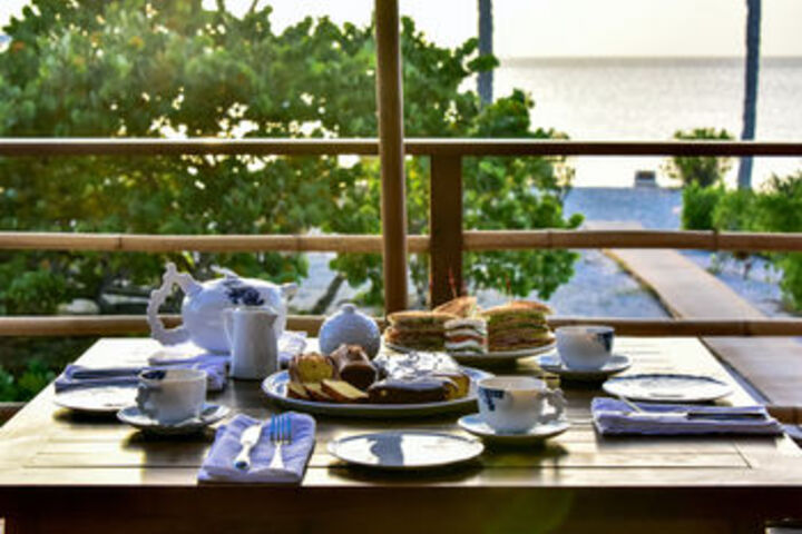 Dining 25 of 29