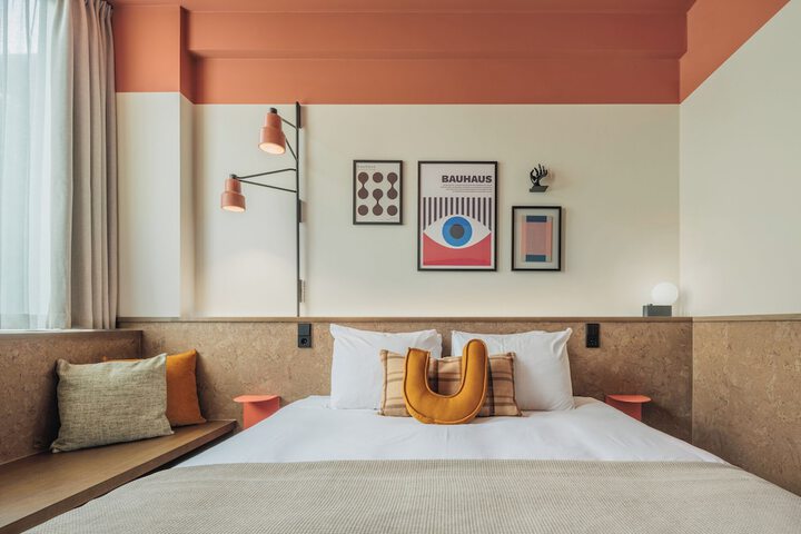 Room 60 of 96