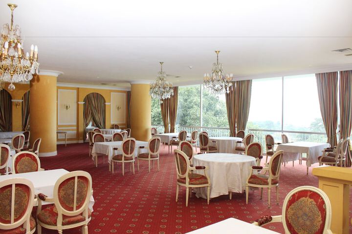 Ballroom/Hall 32 of 37