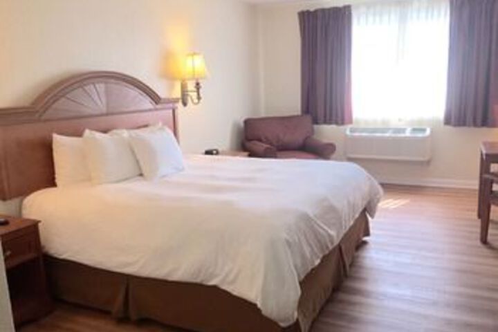 Room 9 of 24
