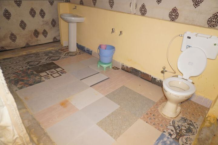 Room 41 of 85