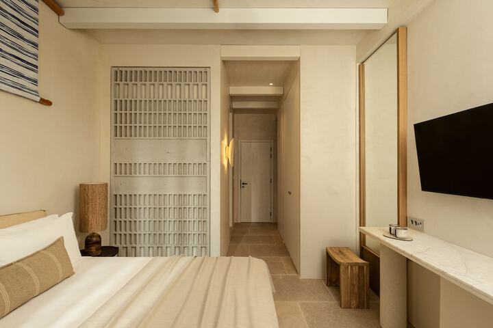 Room 10 of 61